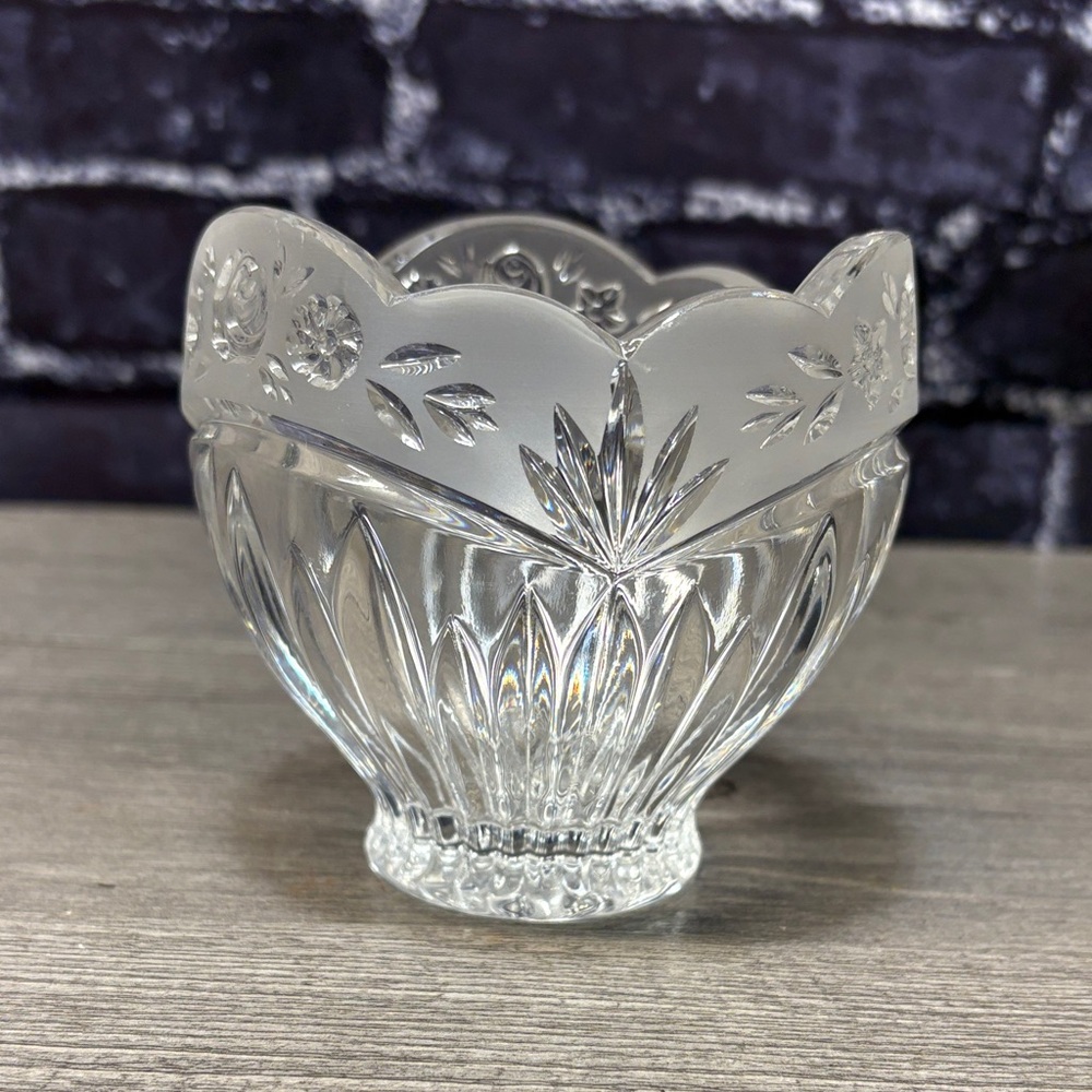 Vintage Oneida Southern Garden Lead Crystal Candy/Sugar Bowl